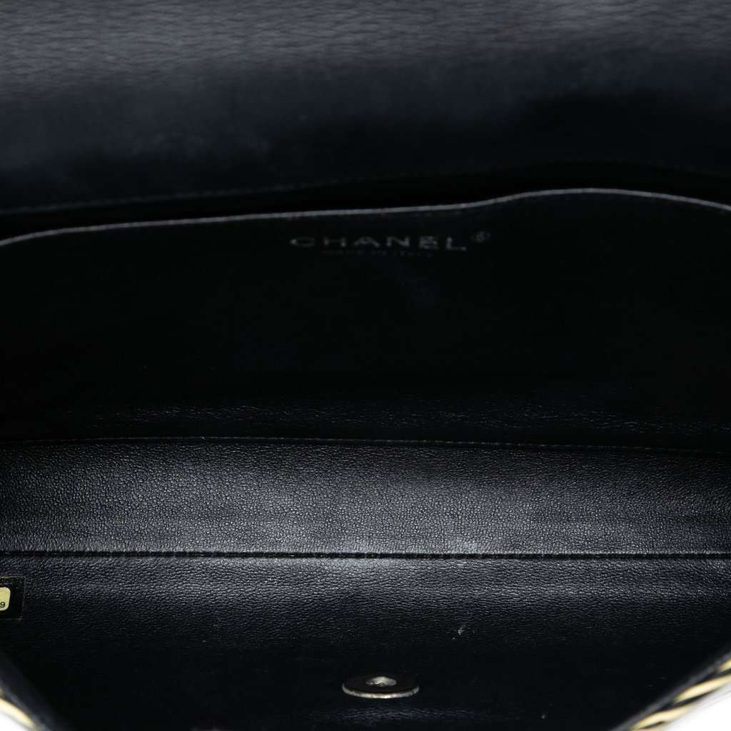 Chanel CC Patent Striped Flap Clutch with Chain Yellow Leather Very good condition - Model View