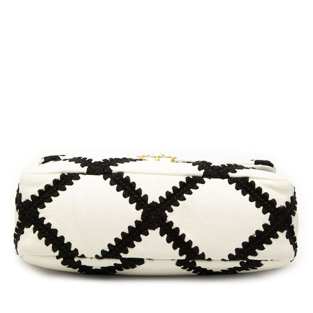 Chanel Medium Crochet Calfskin 19 Flap White Leather Very good - Inside View