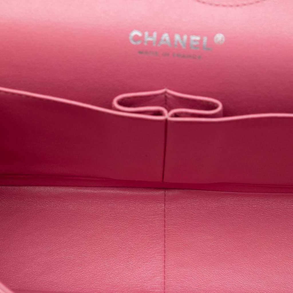 Chanel Jumbo Classic Lambskin Double Flap Pink Leather Very good condition - Model View