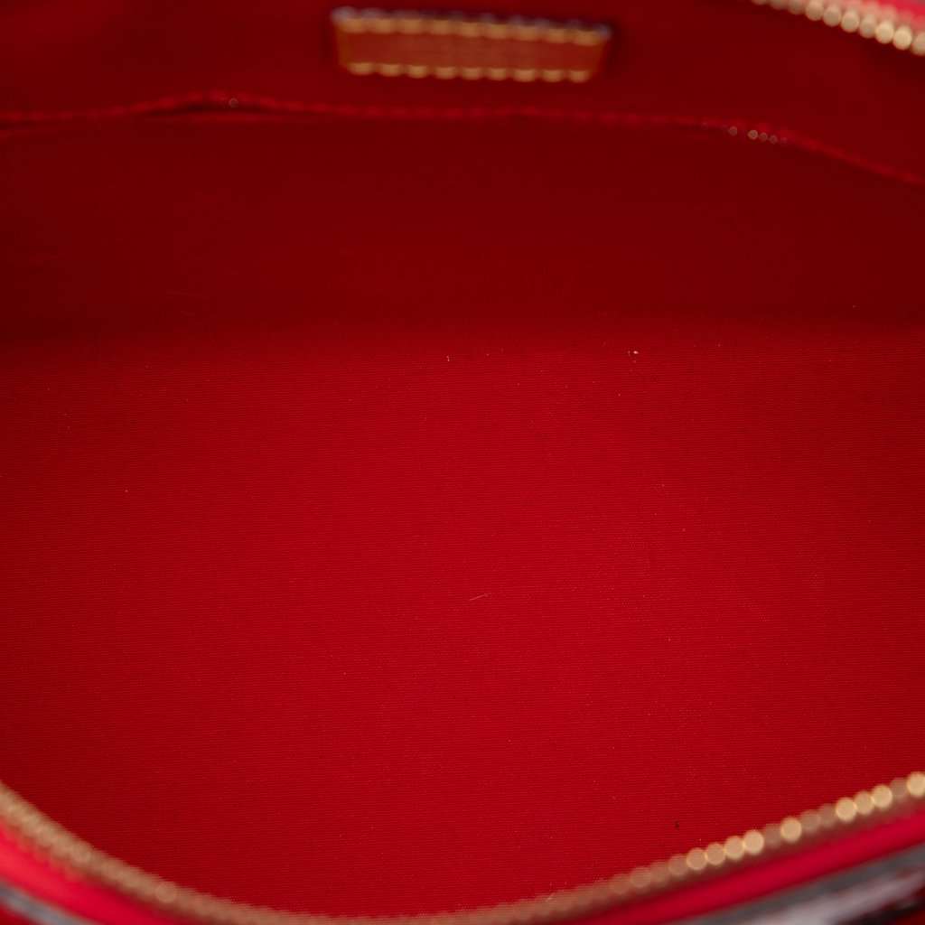 Louis Vuitton Monogram Vernis Lockit PM Red Leather Very good - Model View