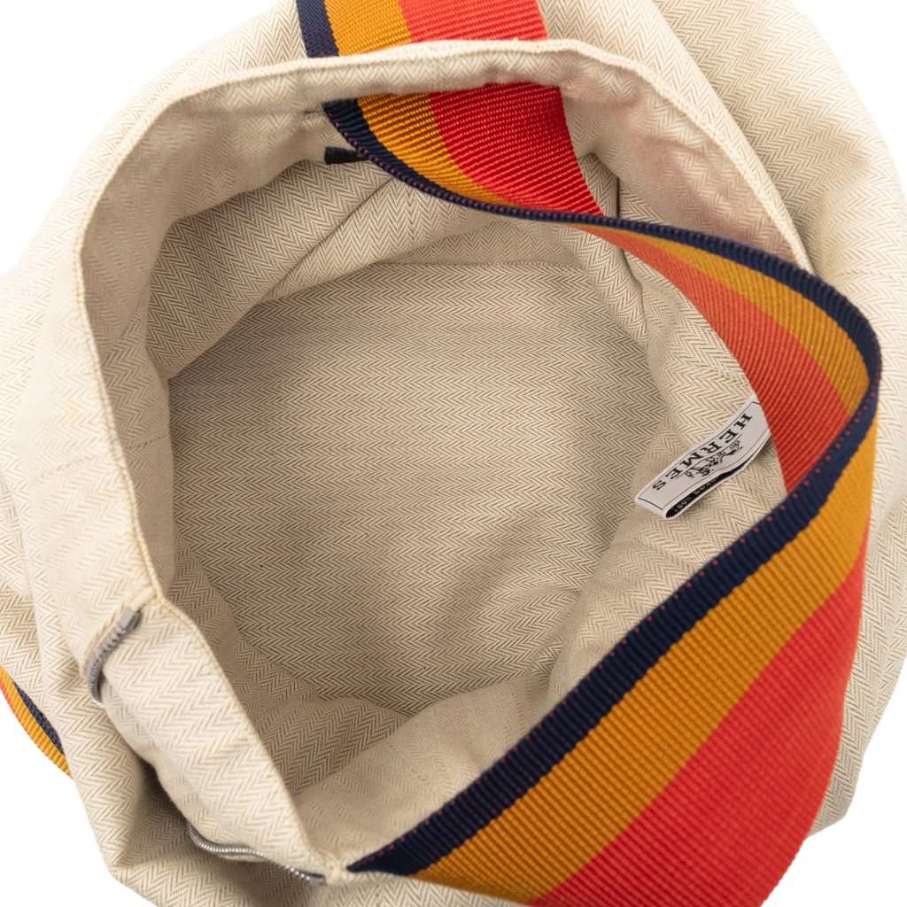 Hermès Toile Chevron Cavalier Sling Bag White Very good condition - Model View