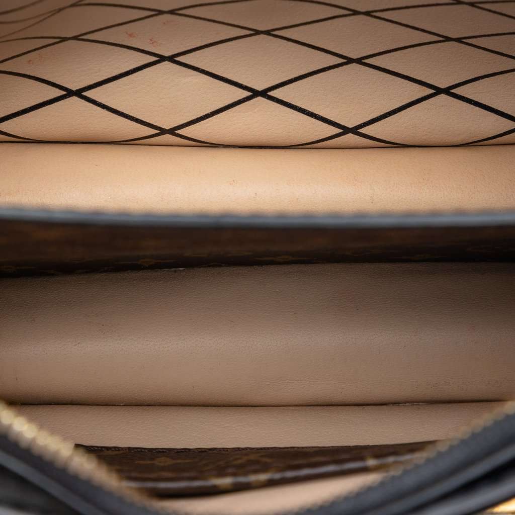 Louis Vuitton Monogram Reverse Trunk Clutch Brown Very good condition - Model View