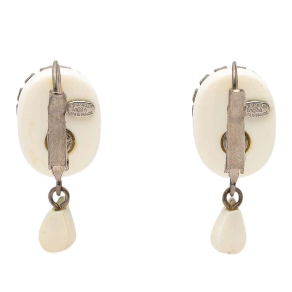 Chanel Resin Strass Rain Drop Clip On Earrings White Plastic Very good condition - Back View