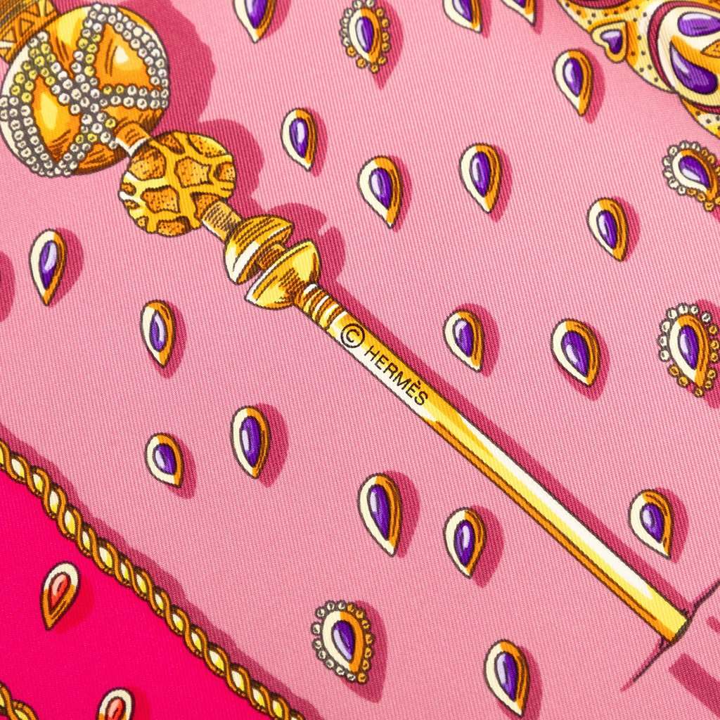 Hermès Tresors Retrouves Silk Scarf 90 Pink Never worn - Box View