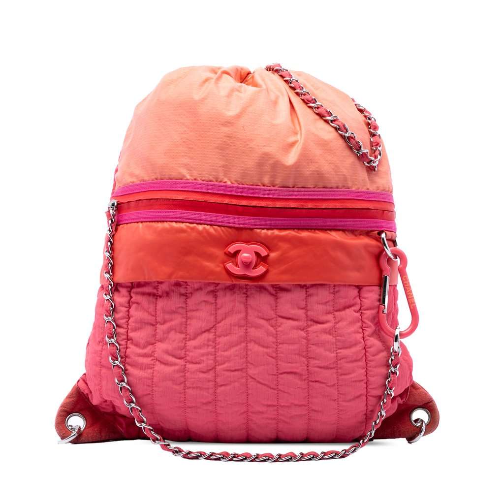 Chanel Large CC Multicolor Vertical Quilted Nylon Coco Neige Convertible Backpack Pink Very good condition - Front View