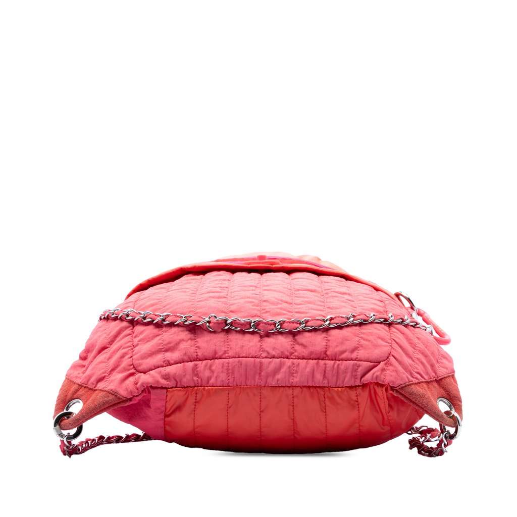 Chanel Large CC Multicolor Vertical Quilted Nylon Coco Neige Convertible Backpack Pink Very good condition - Inside View