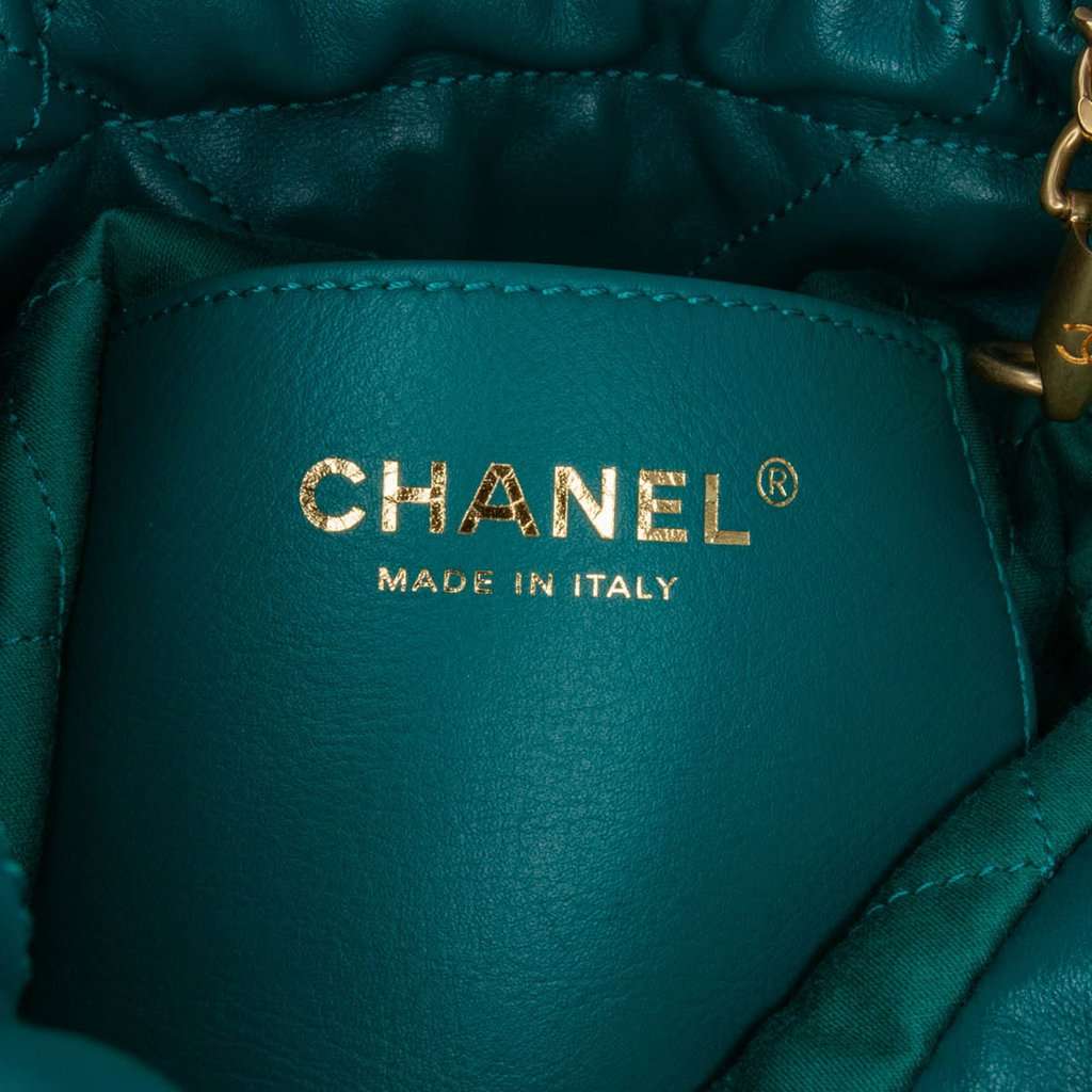 Chanel Mini Shiny Calfskin 22 Handbag Green Leather Very good condition - Box View