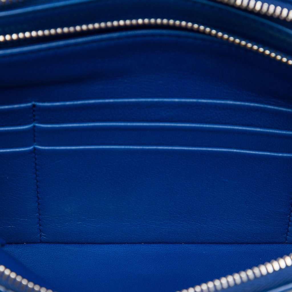 Chanel Small Bicolor Aged Calfskin 31 Clutch Blue Leather Very good condition - Model View