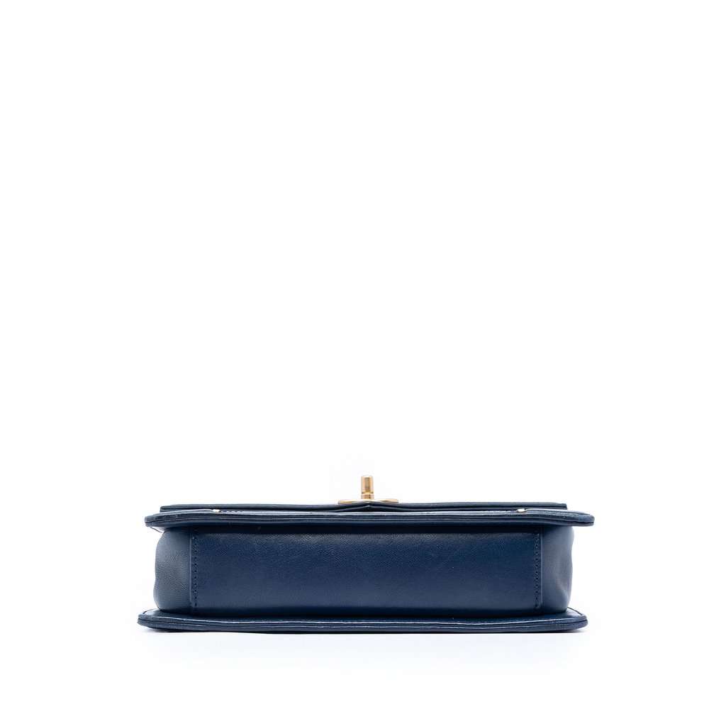 Chanel Small Reversed Chevron Lambskin Flap Blue Leather Very good condition - Inside View