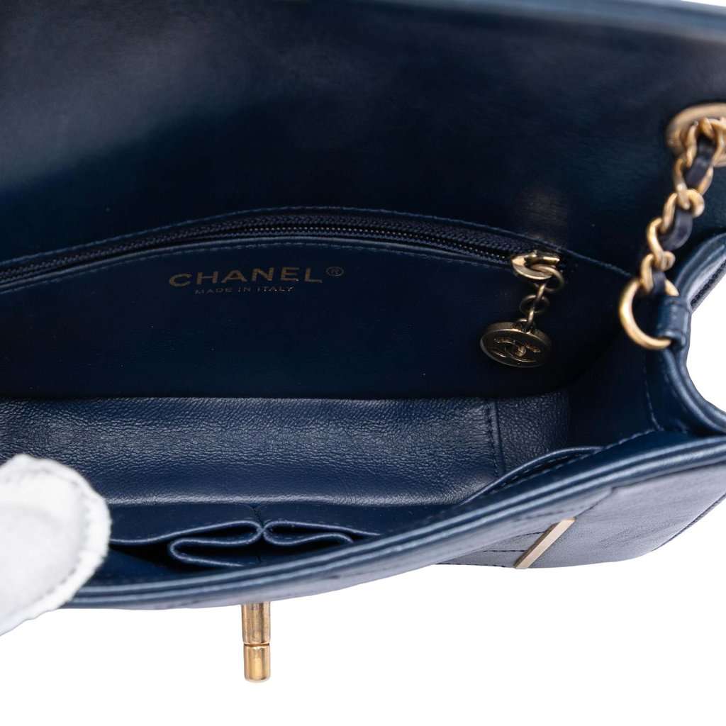 Chanel Small Reversed Chevron Lambskin Flap Blue Leather Very good condition - Model View