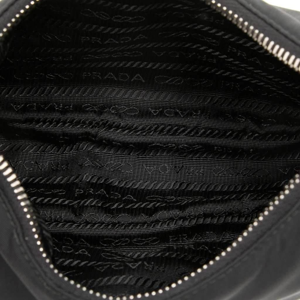 Prada Saffiano Trimmed Re Nylon Re Edition 2005 Satchel Black Very good - Model View
