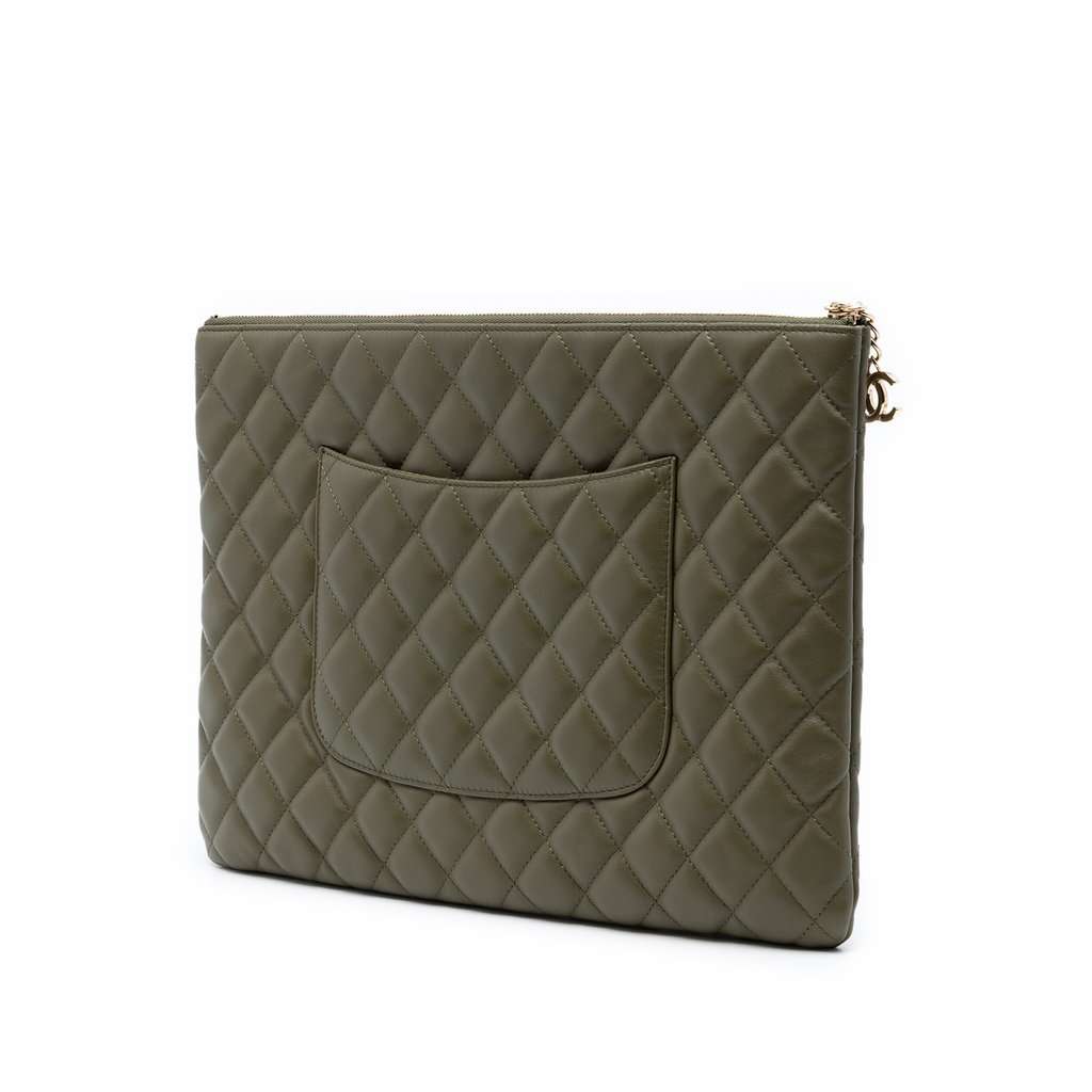 Chanel Large Quilted Lambskin Cuba La Habana O Case Clutch Green Leather Very good condition - Back View