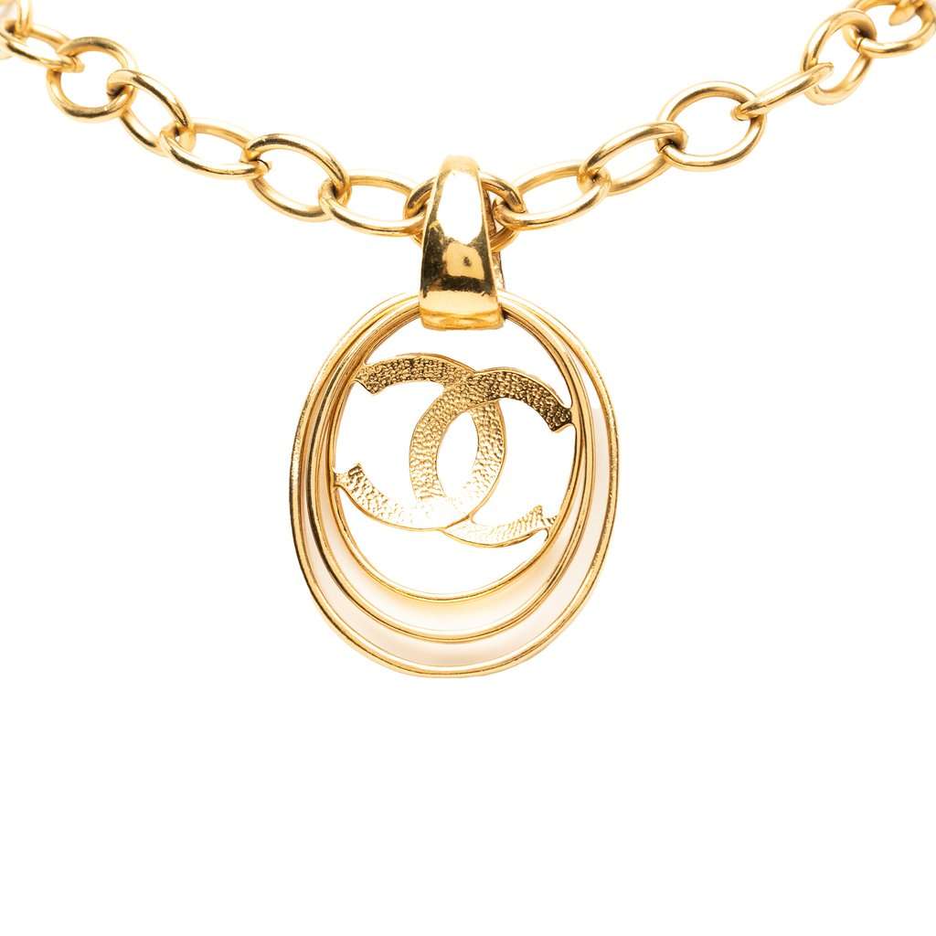 Chanel CC Gold Plated Oval Pendant Necklace Gold Metal Very good condition - Back View