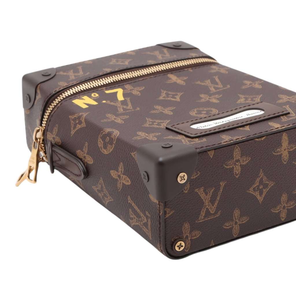 Louis Vuitton Monogram No7 Vertical Box Trunk Brown Very good condition - Inside View