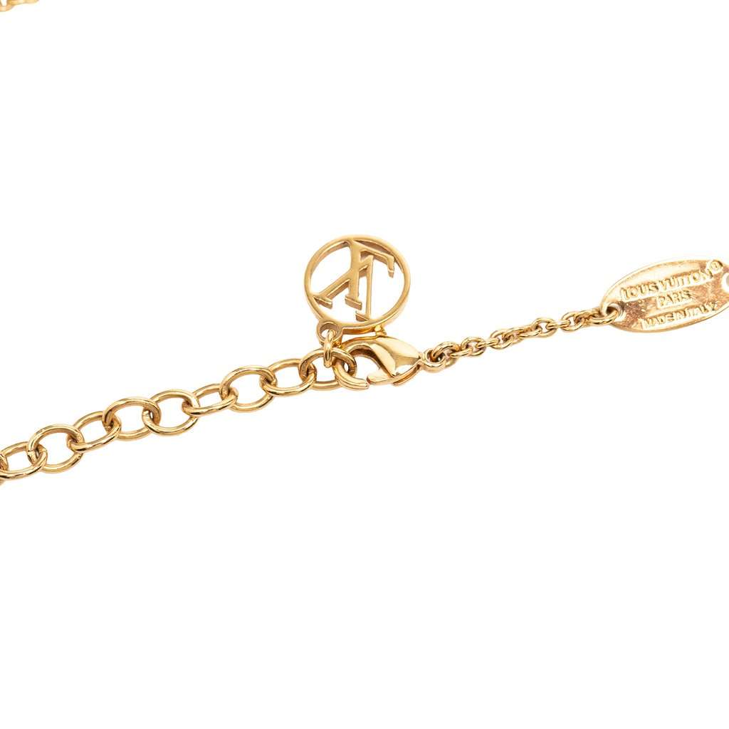 Louis Vuitton Gold Plated Essential V Necklace Gold Metal Very good condition - Model View