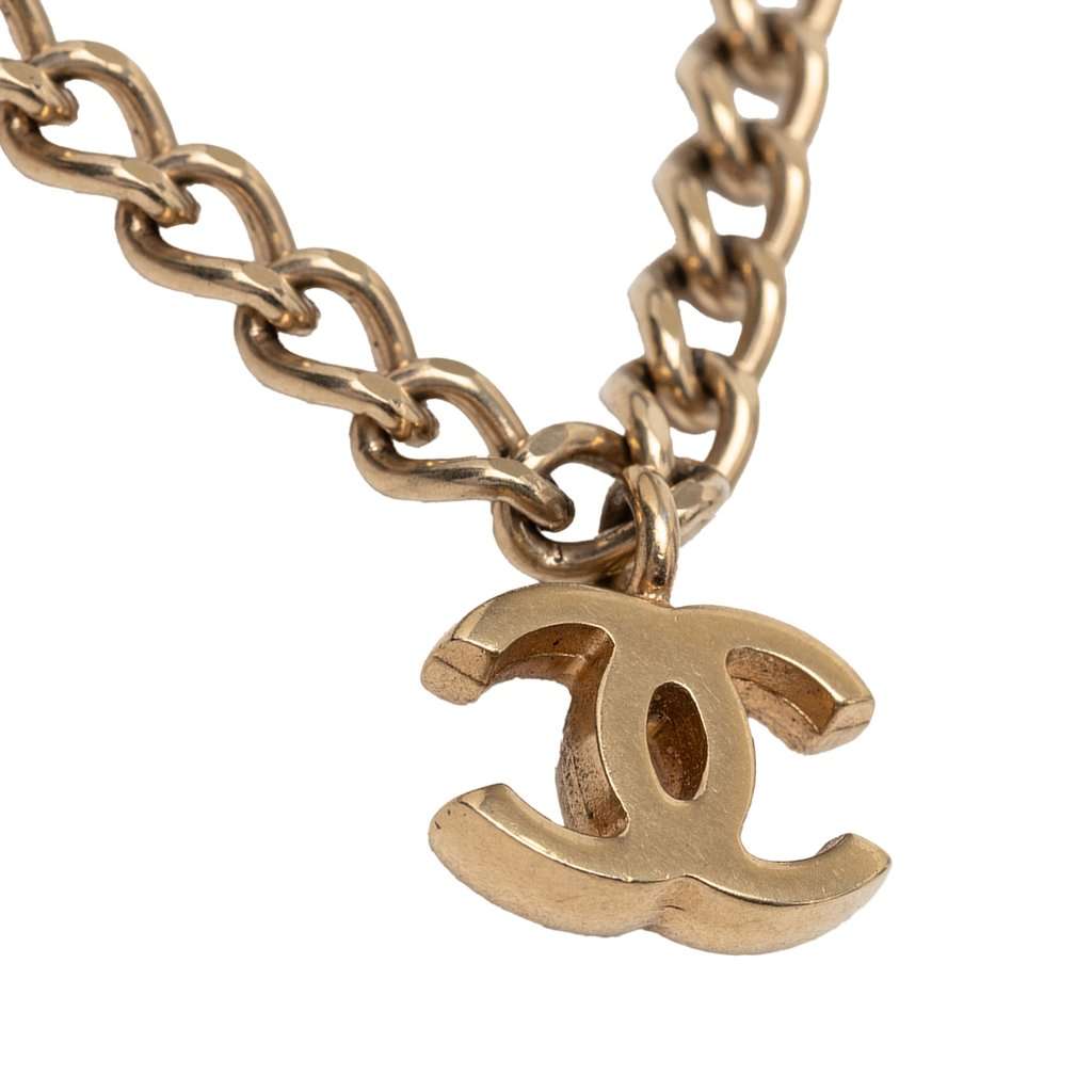 Chanel CC Gold Plated Letters Pendant Necklace Gold Metal Very good condition - Model View
