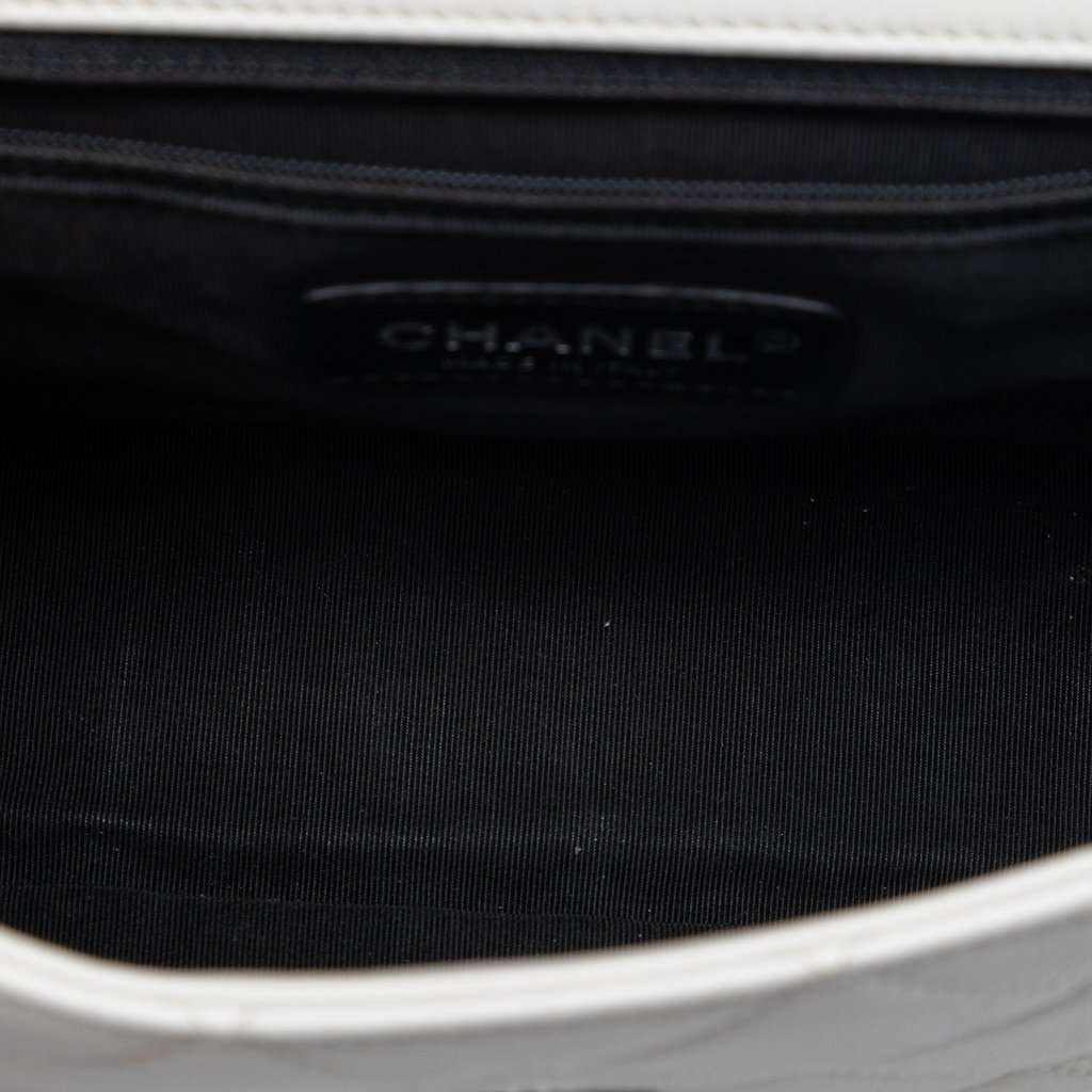 Chanel Medium Quilted Caviar My Everything Flap White Leather Very good condition - Model View