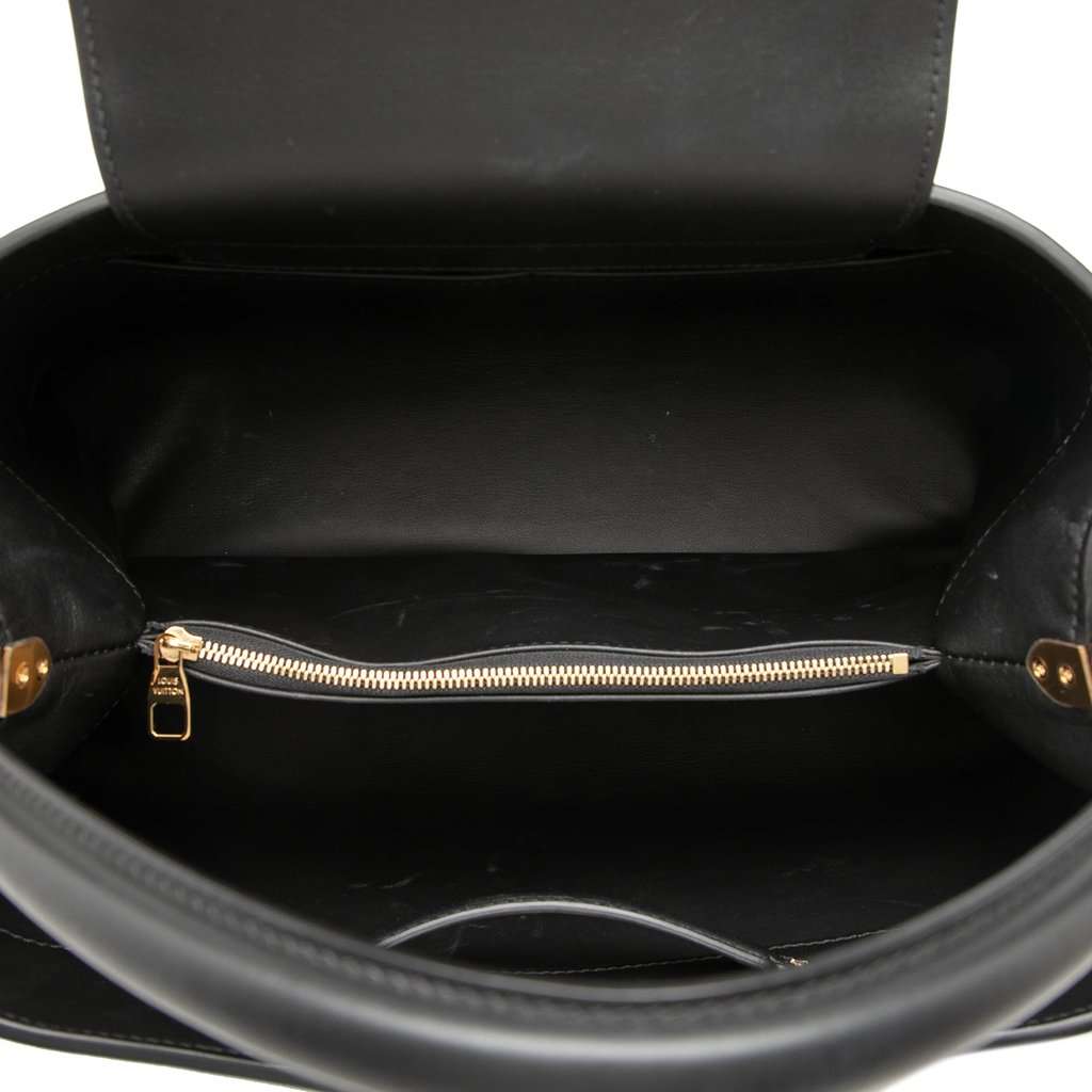 Louis Vuitton Smooth Taurillon Capucines Souple GM Black Leather Very good condition - Model View