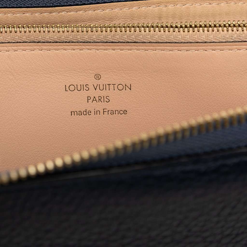 Louis Vuitton Taurillon Portefeuille Comet Long Wallet Blue Leather Very good - Box View