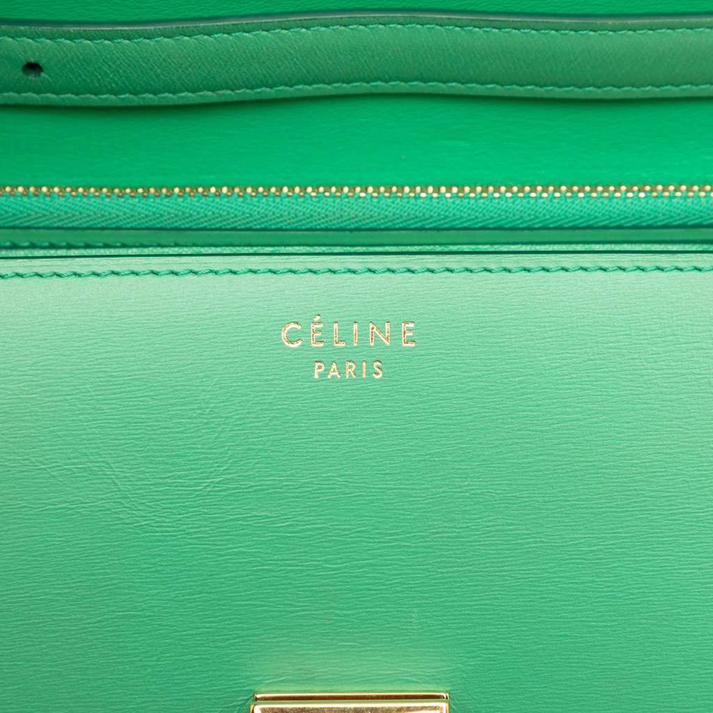 Celine Medium Calfskin Classic Box Green Leather Very good condition - Box View
