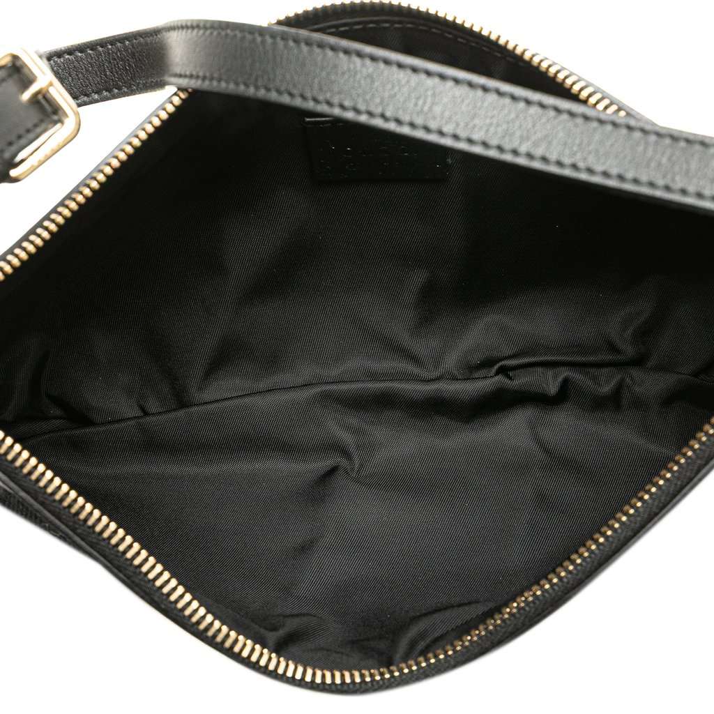 Gucci GG Canvas Interlocking G Shoulder Bag Black Very good condition - Model View
