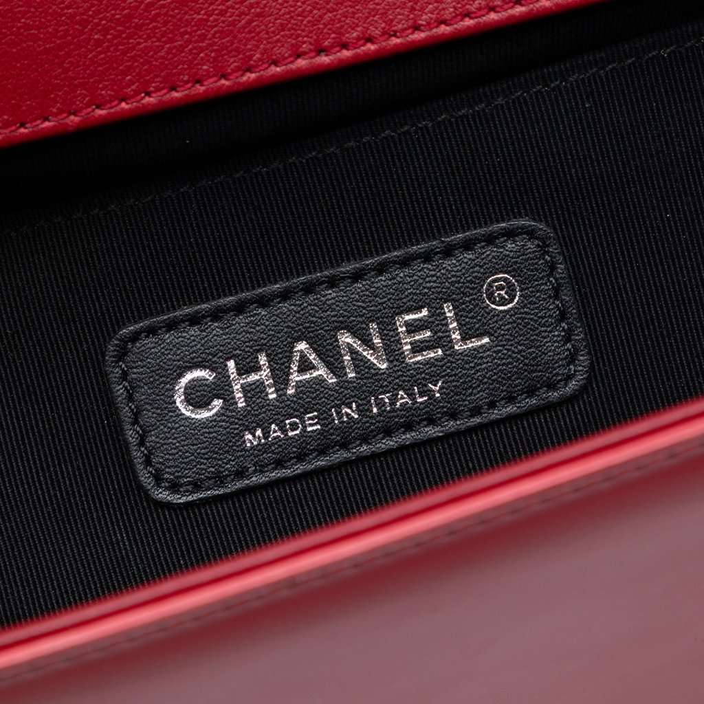 Chanel Old Medium Quilted Patent Acrylic Boy Flap Red Leather Very good condition - Box View