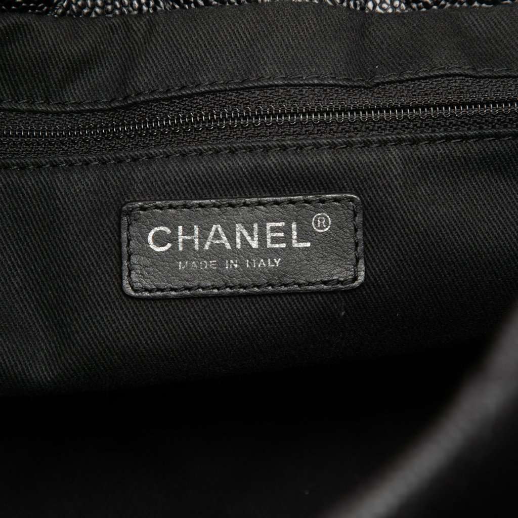 Chanel CC Caviar Timeless Soft Tote Black Leather Very good condition - Box View