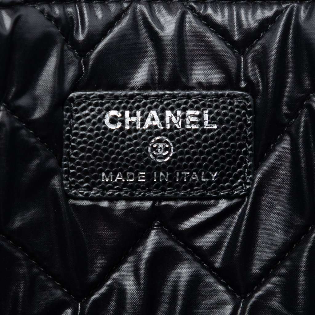 Chanel Large Chevron Caviar O Case Clutch Black Leather Very good condition - Box View