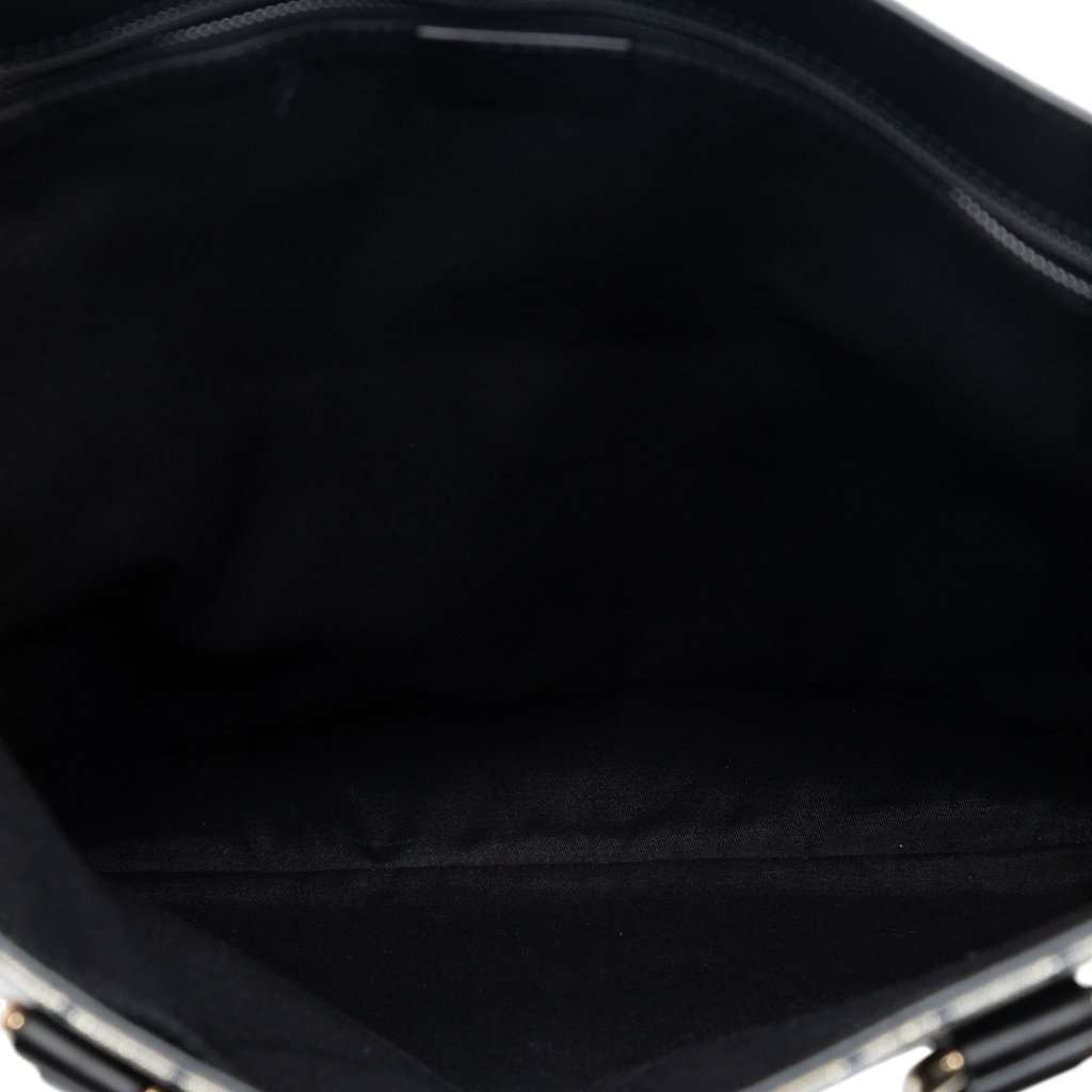 Gucci GG Crystal Tote Grey Very good condition - Model View