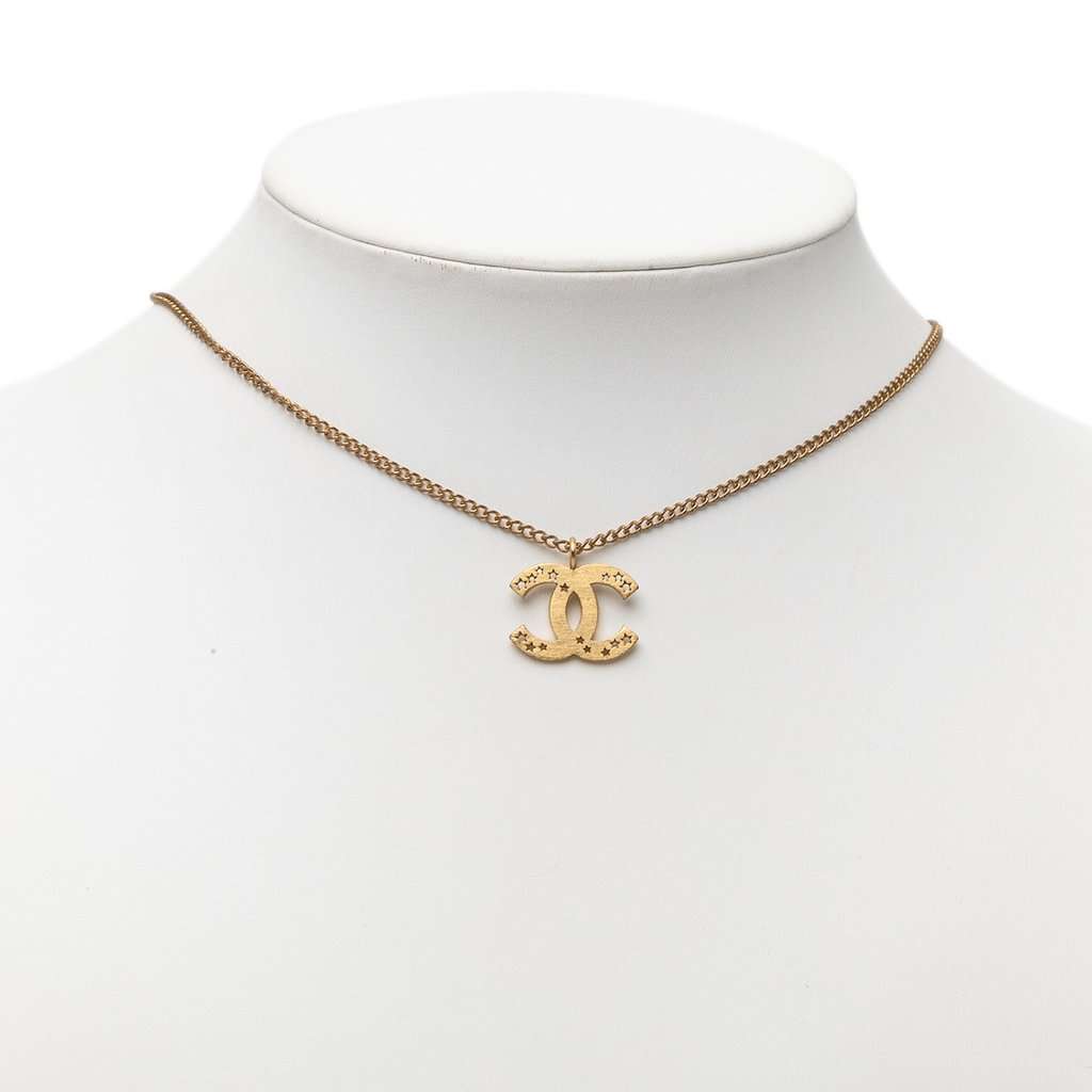 Chanel CC Gold Plated Star Cutout Pendant Necklace Gold Metal Very good - Box View