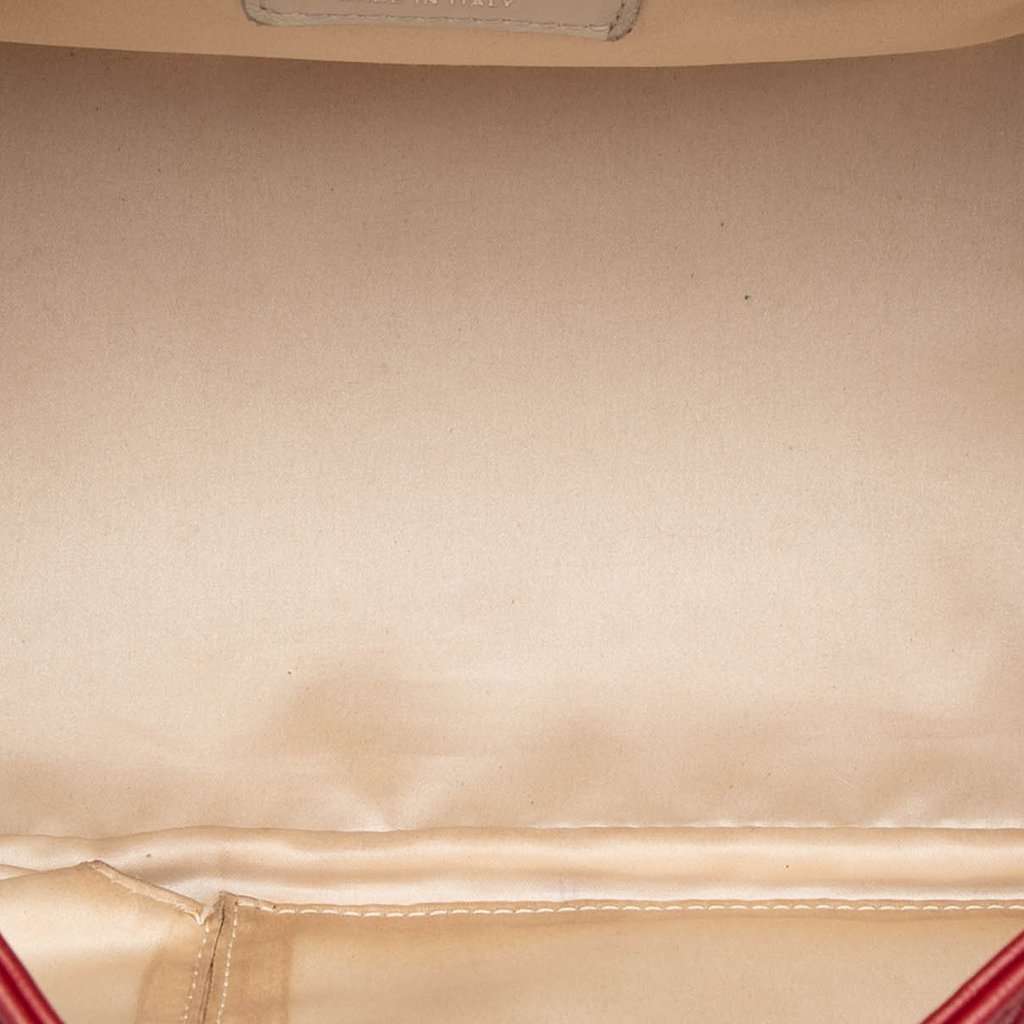 Chanel Quilted Aged Calfskin Reissue 2.55 East West Accordion Flap Red Leather Very good condition - Model View