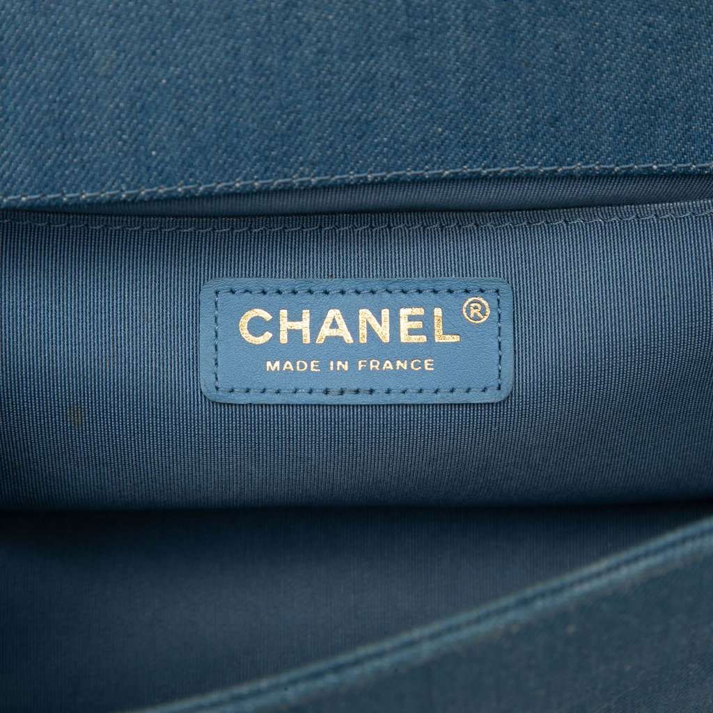 Chanel Old Medium Pleated Denim Boy Flap Blue Very good condition - Box View