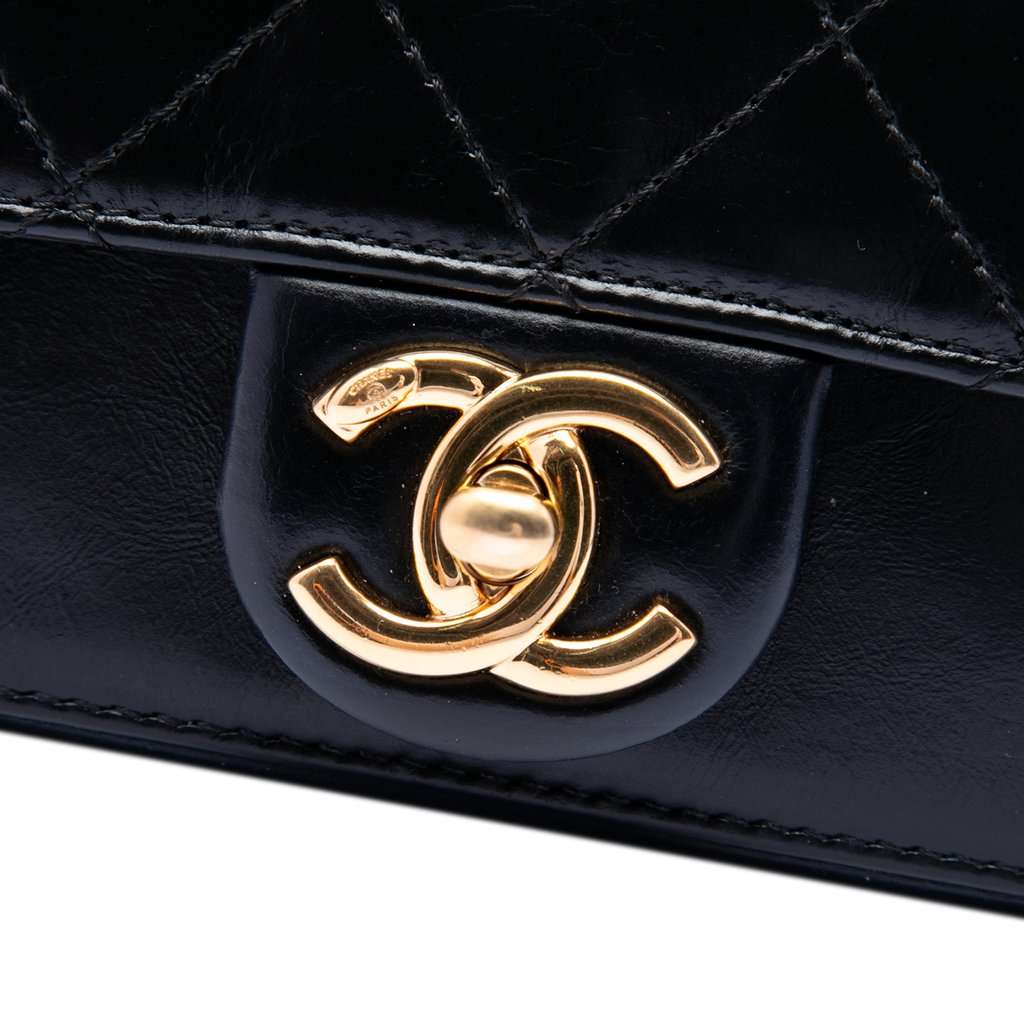Chanel Paris Cosmopolite Mini Aged Calfskin Straight Lined Flap Black Leather Very good condition - Box View