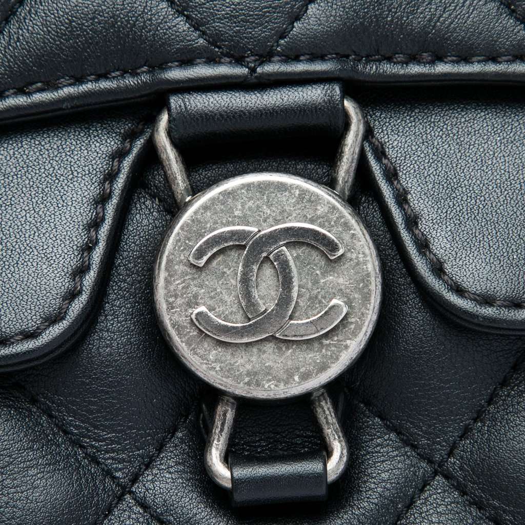 Chanel Quilted Lambskin CC Round Clasp Accordion Flap Black Leather Very good - Box View