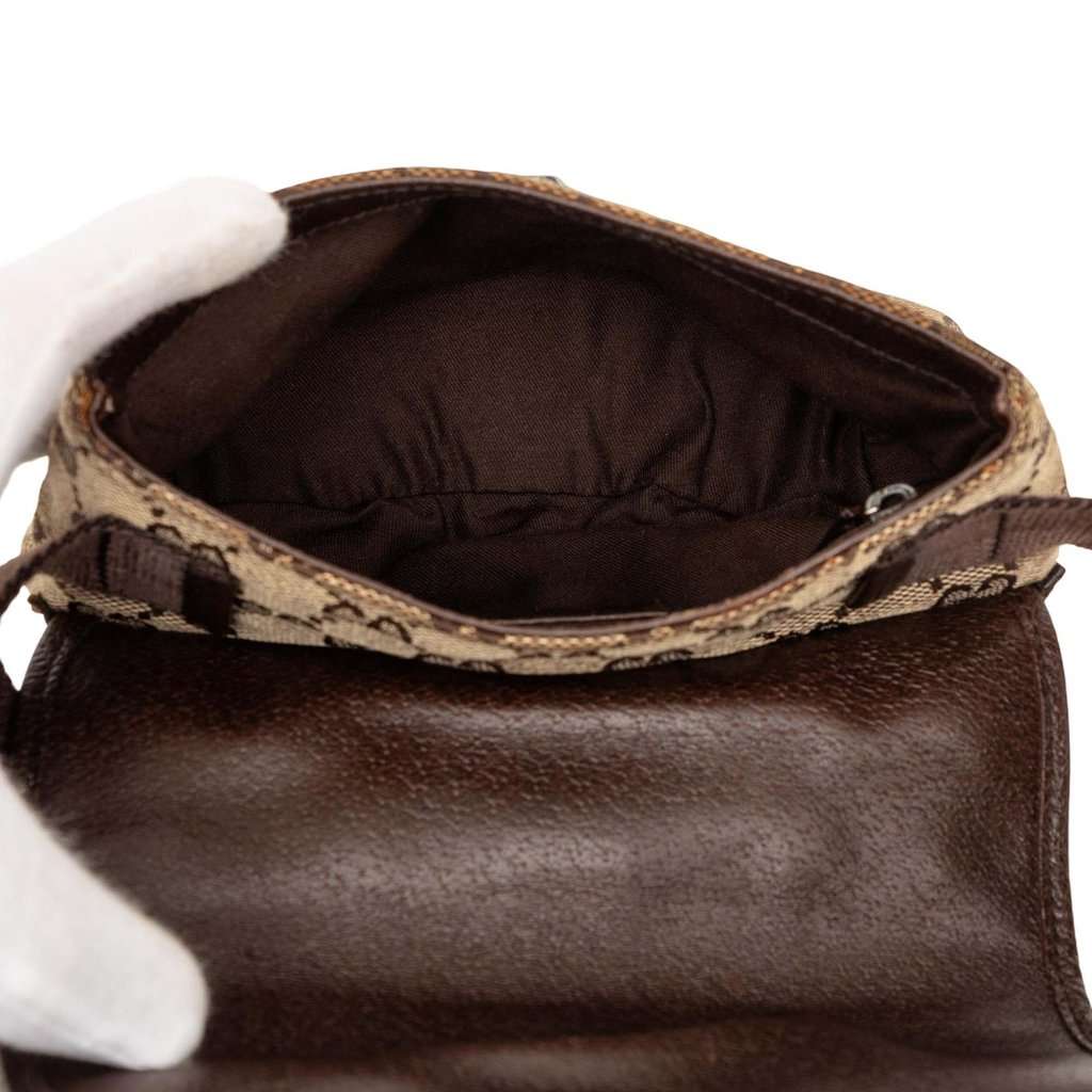 Gucci GG Canvas Belt Bag Beige Good condition - Model View