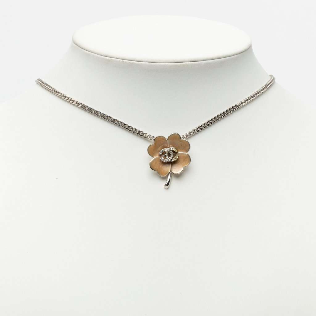 Chanel CC Brass Enamel and Strass Clover Pendant Necklace Silver Metal Very good - Box View