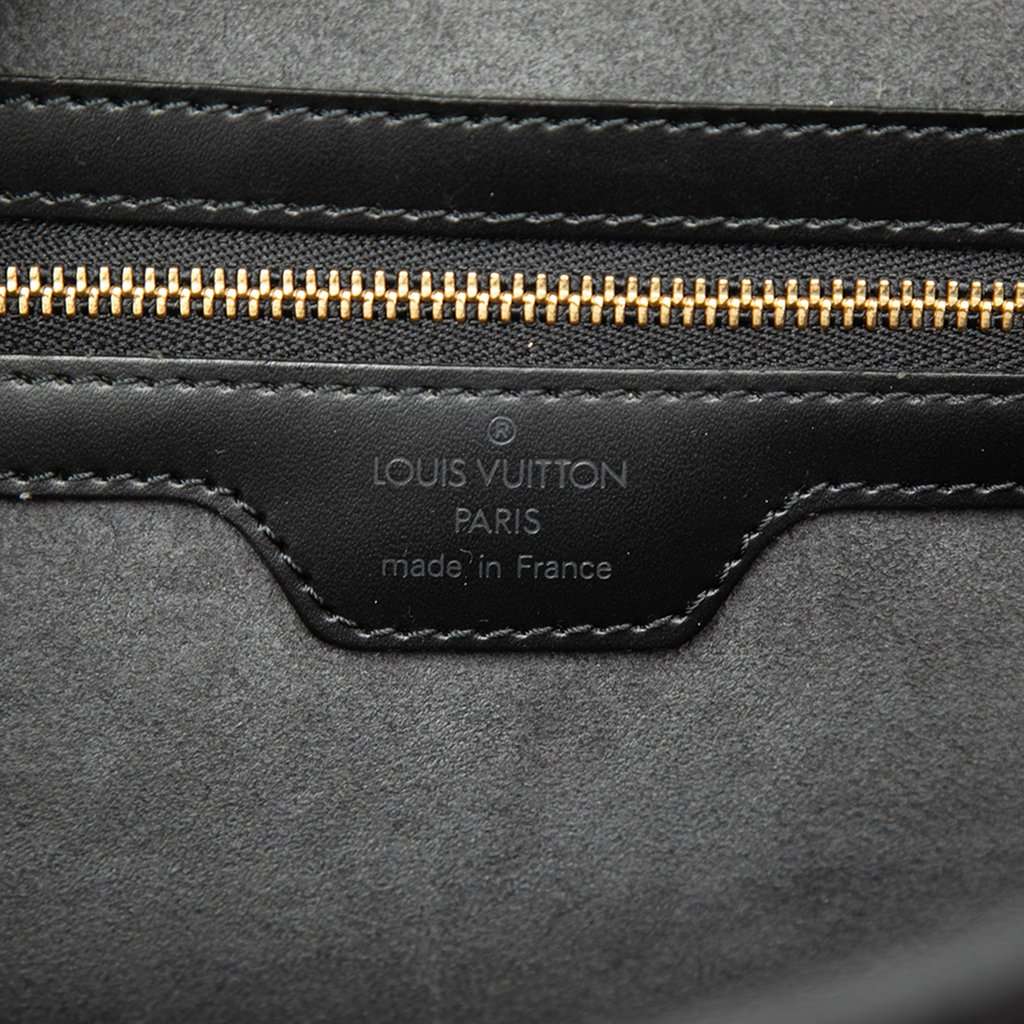 Louis Vuitton Epi Lussac Black Leather Very good condition - Box View