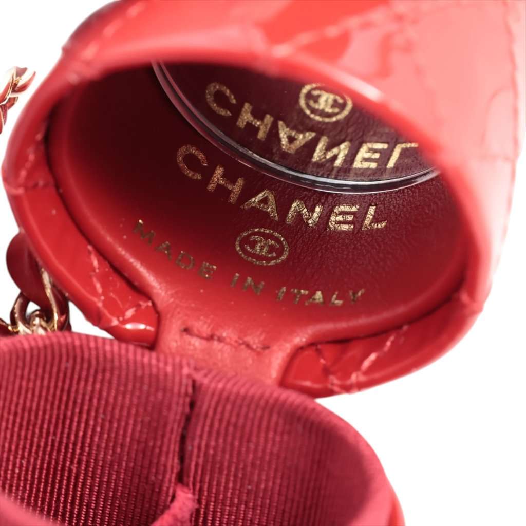 Chanel CC Quilted Patent Lipstick Case Red Leather Very good - Model View