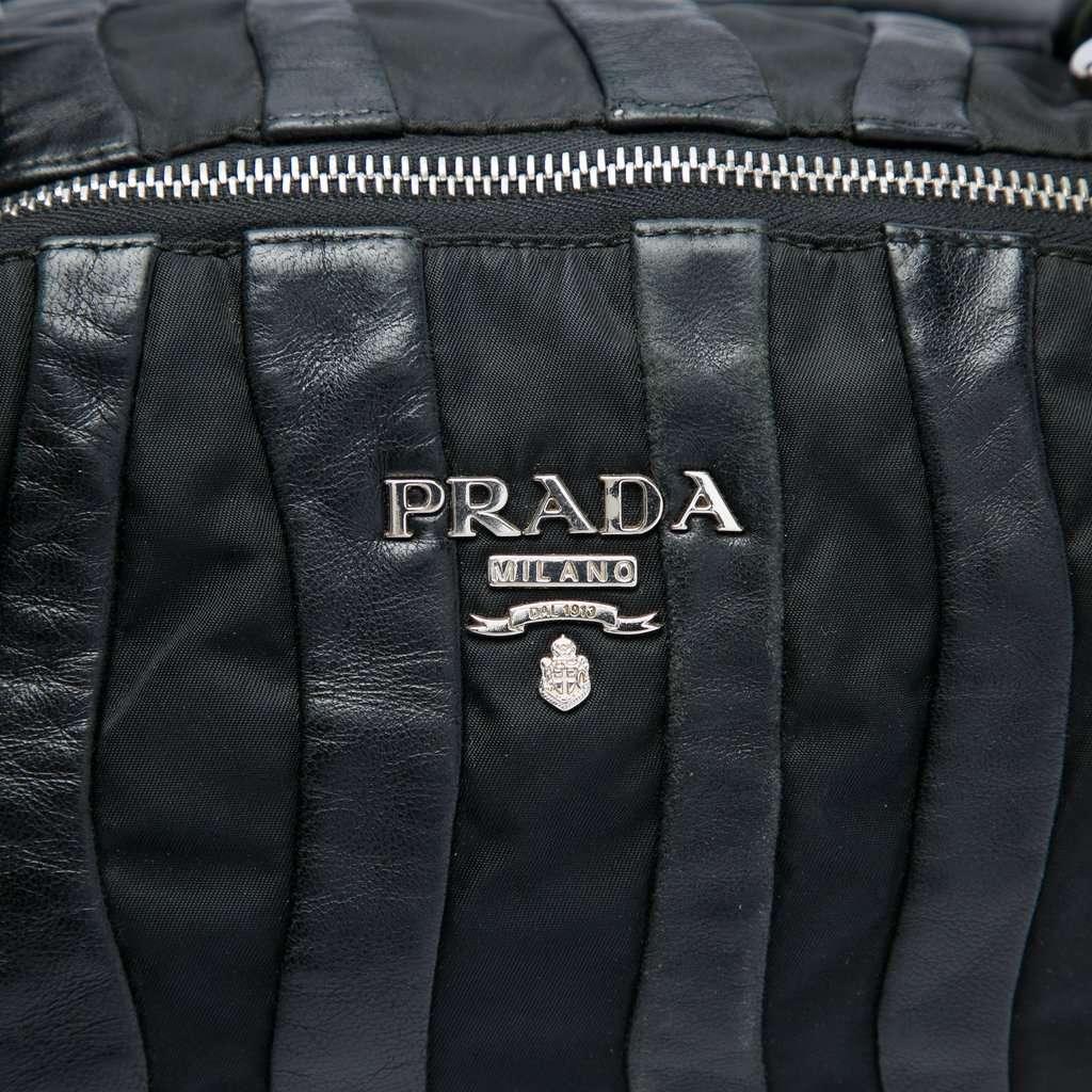 Prada Tessuto Nappa Waves Handbag Black Very good condition - Box View