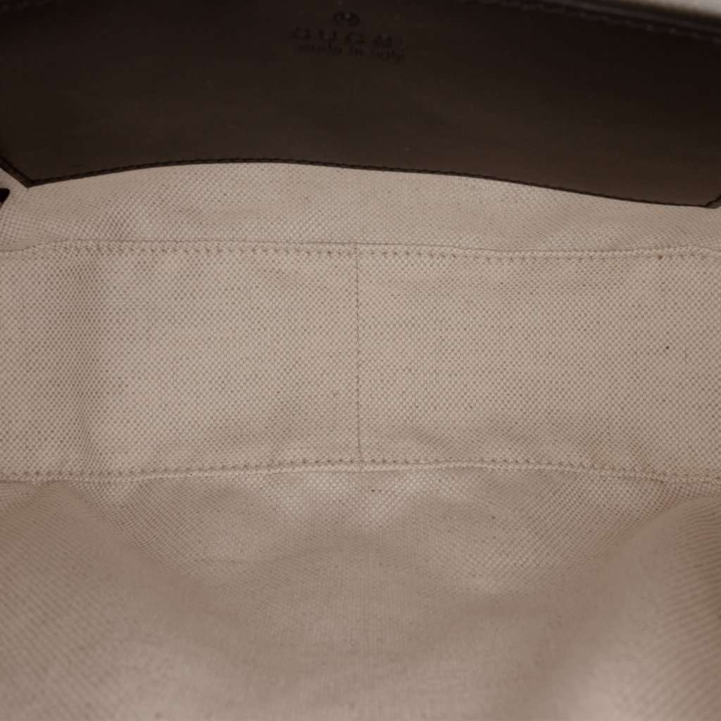 Gucci Small GG Matelasse Calfskin Crossbody Black Leather Very good - Model View
