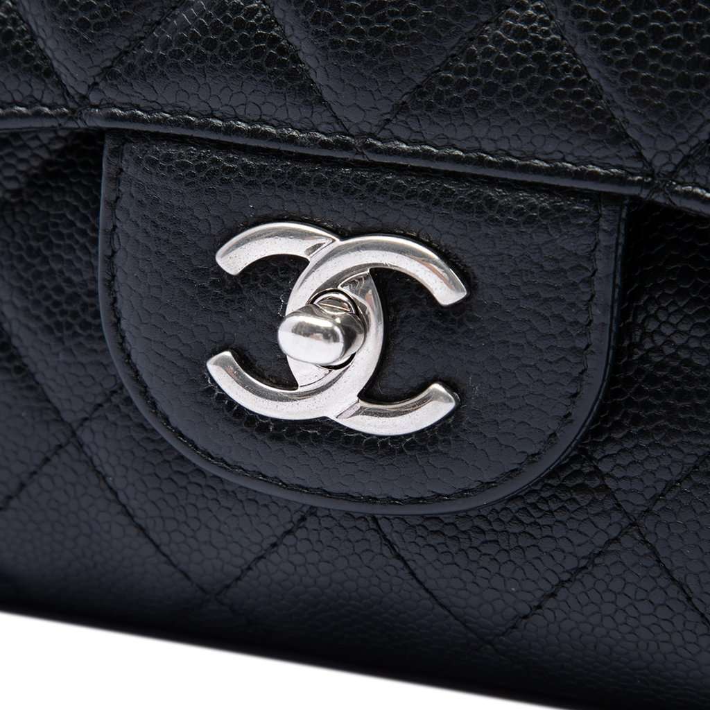 Chanel Jumbo Classic Caviar Double Flap Black Leather Very good condition - Box View