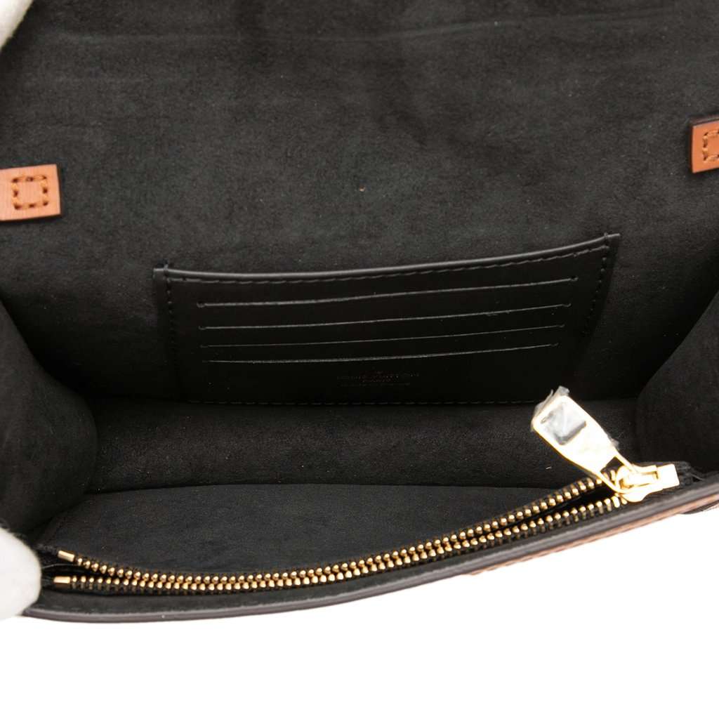 Louis Vuitton Monogram Reverse Dauphine Wallet on Chain Brown Very good - Model View
