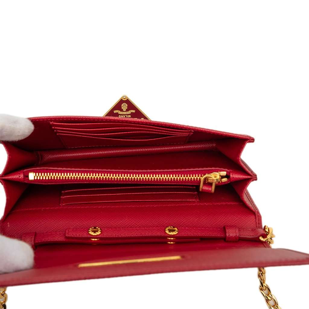 Prada Saffiano Lux Flip Lock Wallet on Chain Red Leather Very good condition - Model View