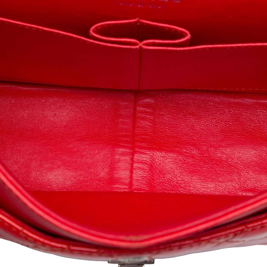 Chanel Quilted Crinkled Patent Reissue 2.55 Double Flap 226 Red Leather Very good condition - Model View