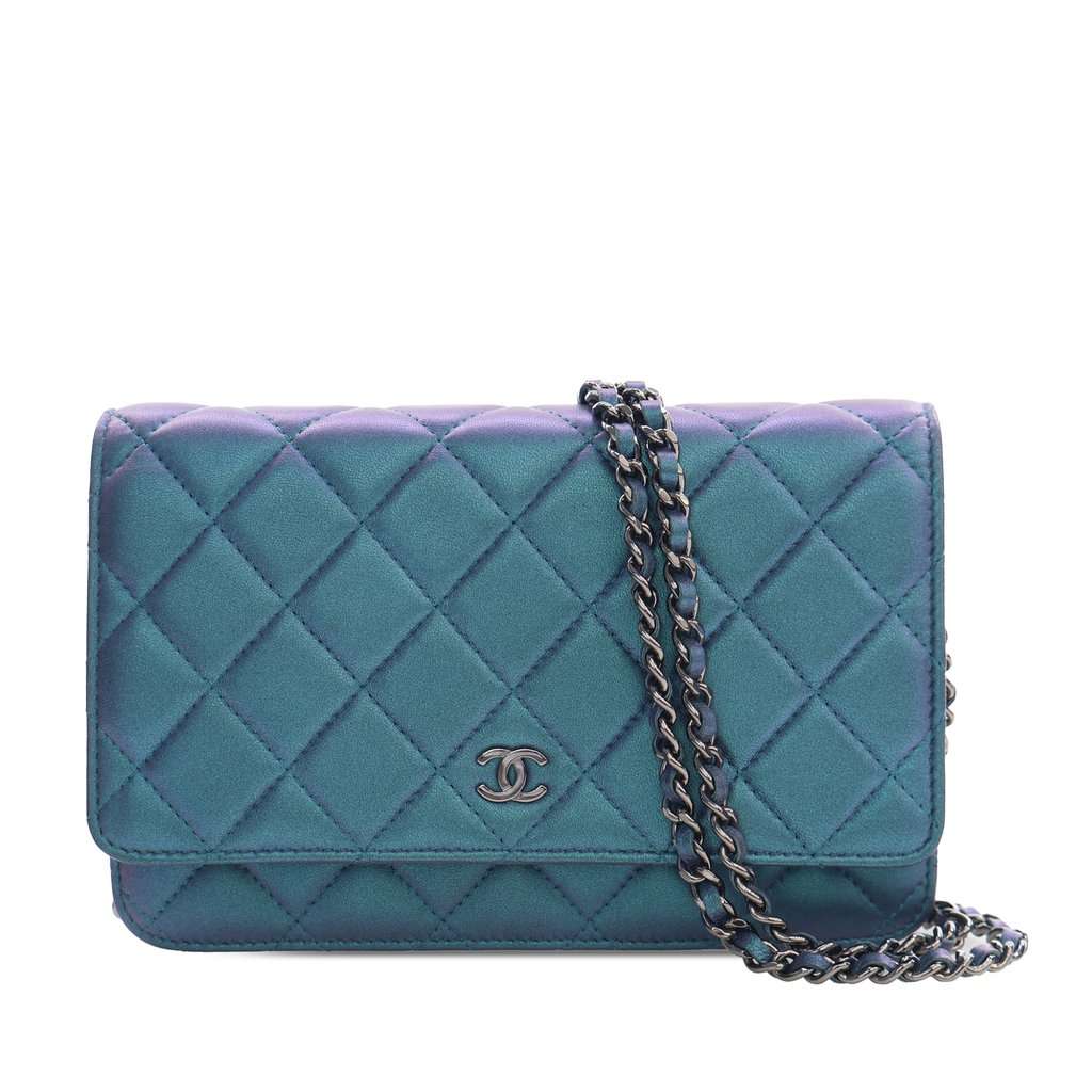 Chanel CC Quilted Iridescent Lambskin Wallet on Chain Blue Leather Very good condition - Front View