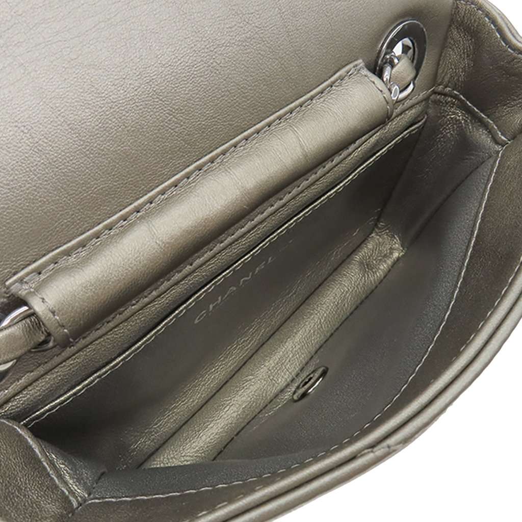 Chanel Small Chevron Calfskin Embellished Data Center Envelope Flap Silver Leather Very good condition - Model View
