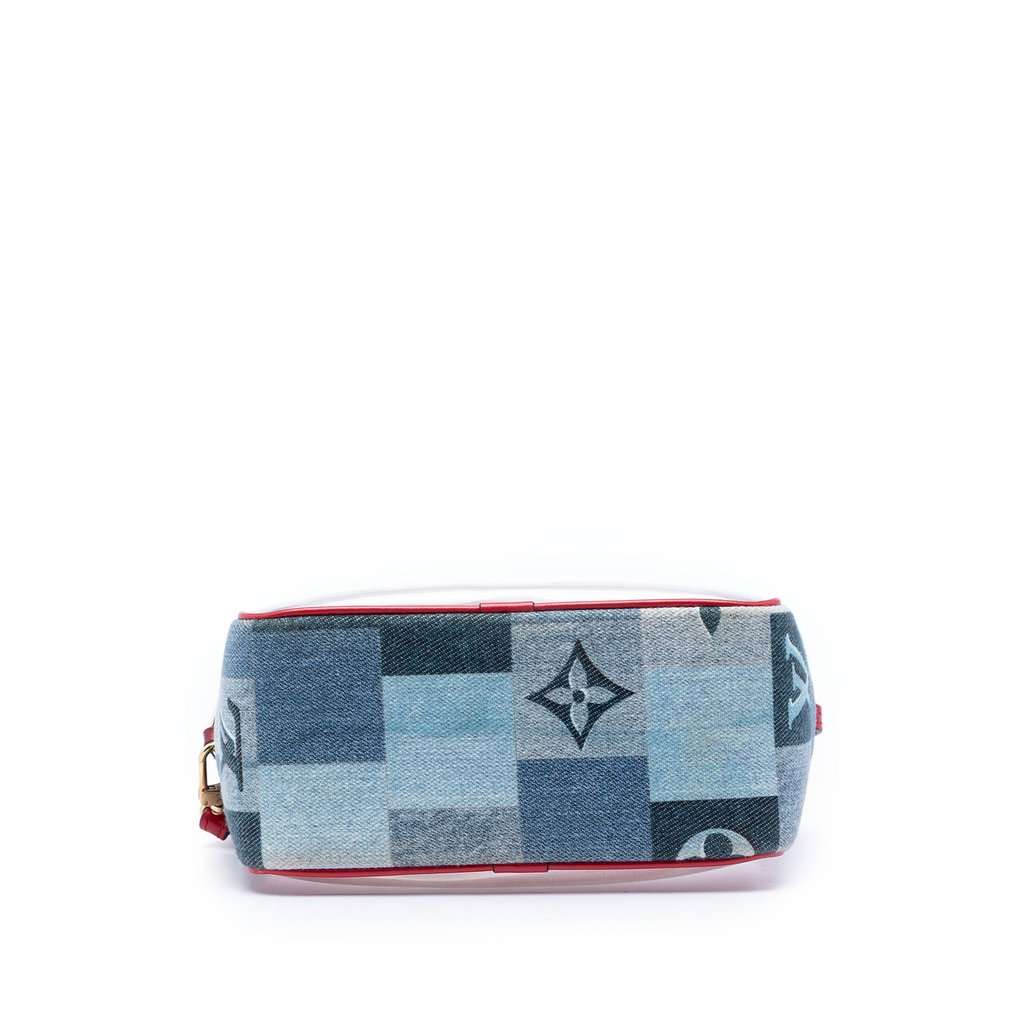 Louis Vuitton Monogram Denim Patchwork Beach Pouch Blue Very good condition - Inside View