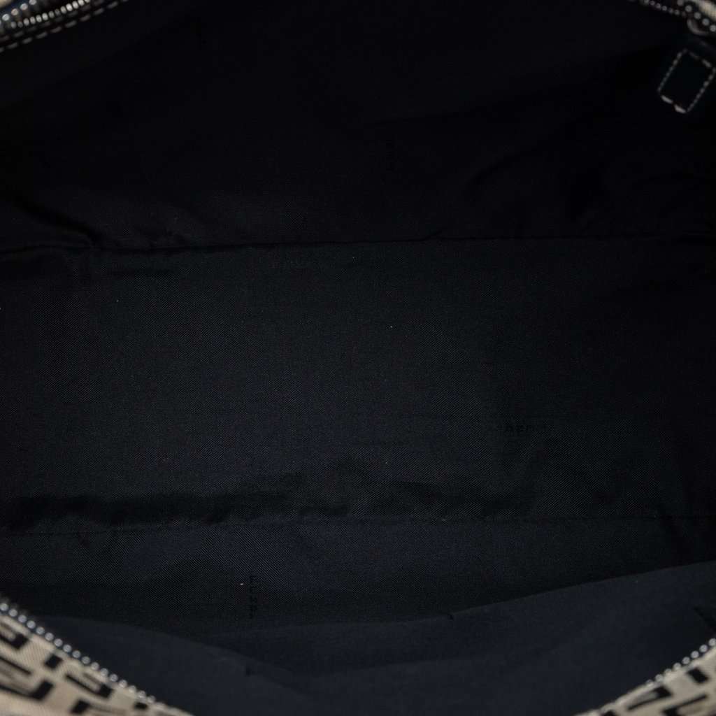Fendi Zucchino Canvas Handbag Black Very good - Model View