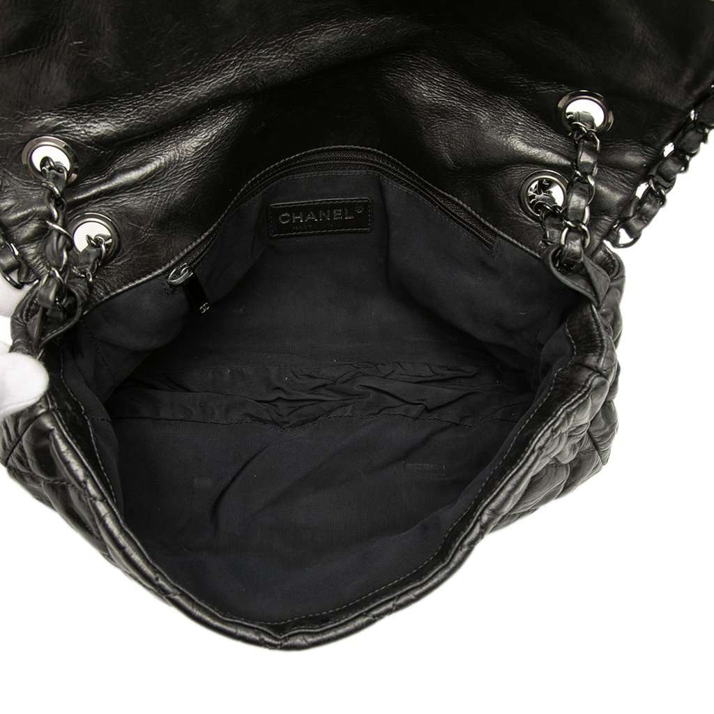 Chanel Medium Quilted Metallic Aged Calfskin Chain Me Flap MultiColor Leather Very good condition - Model View