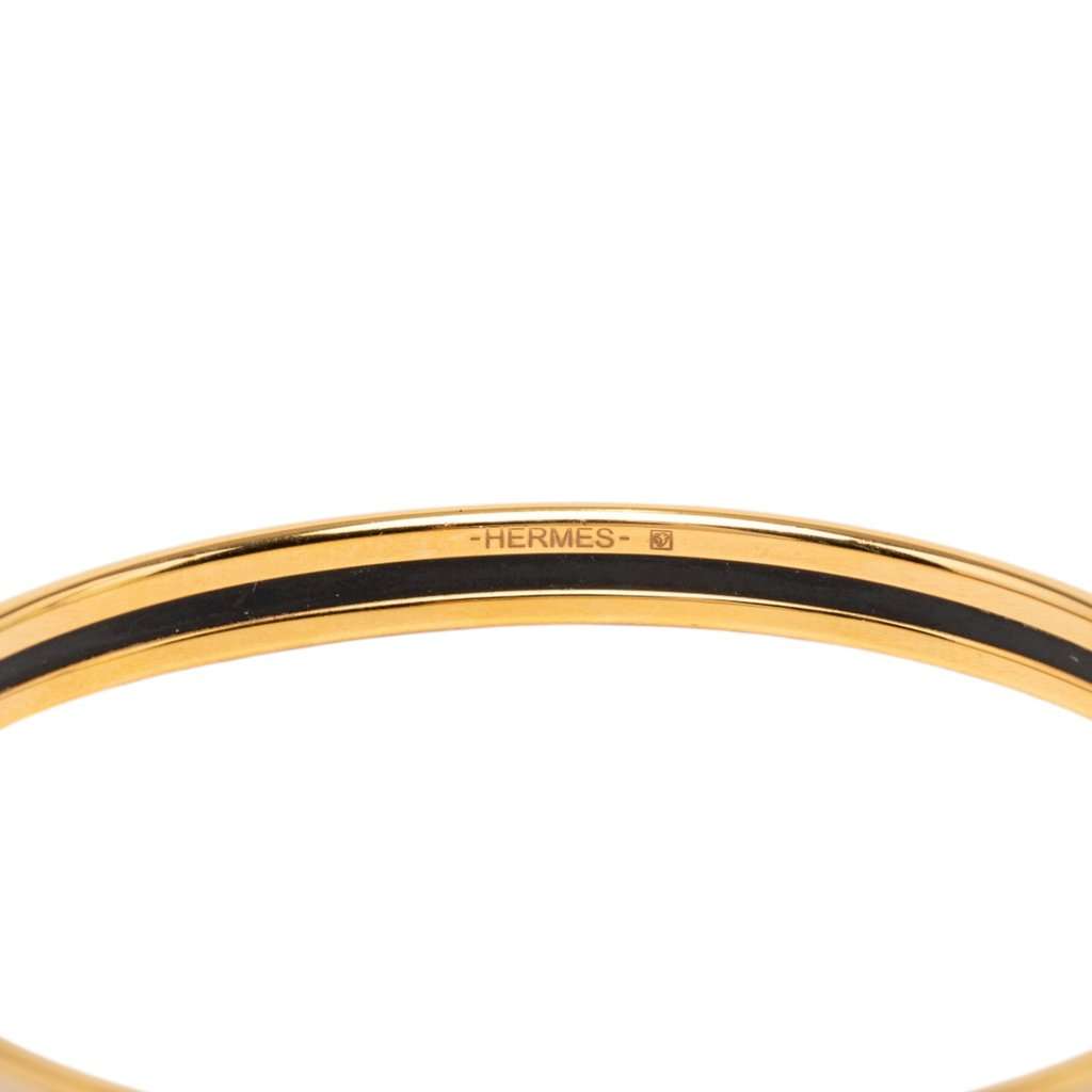 Hermès Extra Narrow Enamel Uni Bangle 65 Beige Very good - Model View